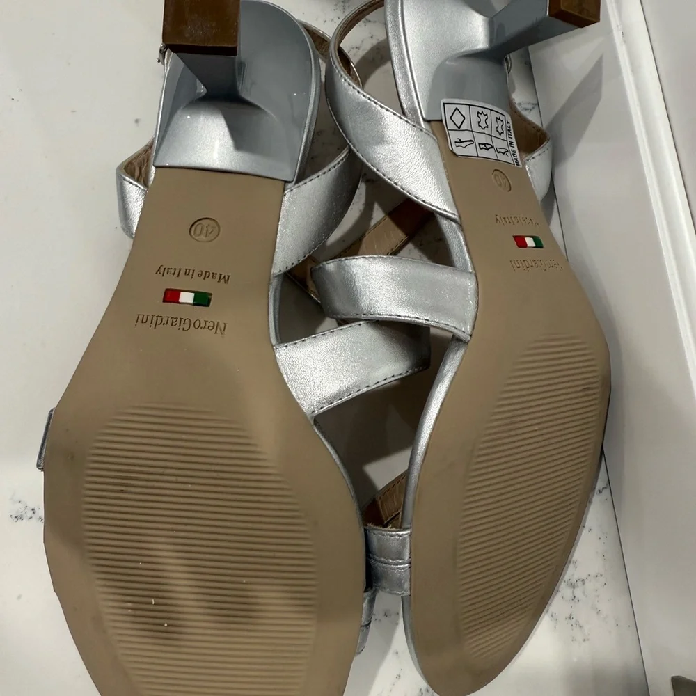 NeroGiardini NEW Size 9.5 (40 )Slingback Kitten Heel Sandal (Women) silver